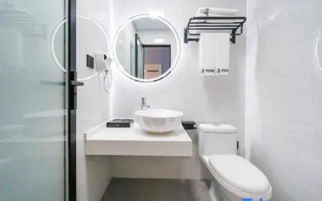 Chongqing Yiting Intelligent Hotel (Nanping Xiexin City Wanda Branch)