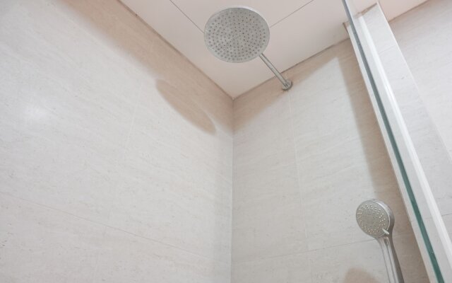 Fancy Designed Studio At Gold Coast Apartment