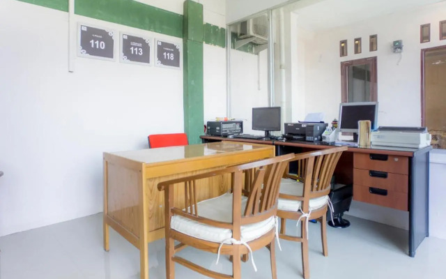 Rose House by OYO Rooms