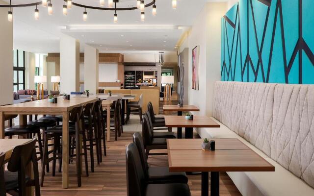 Hilton Garden Inn Grapevine at Silverlake Crossing
