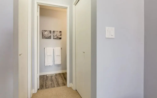 Superb 3BR mins to DT SAIT