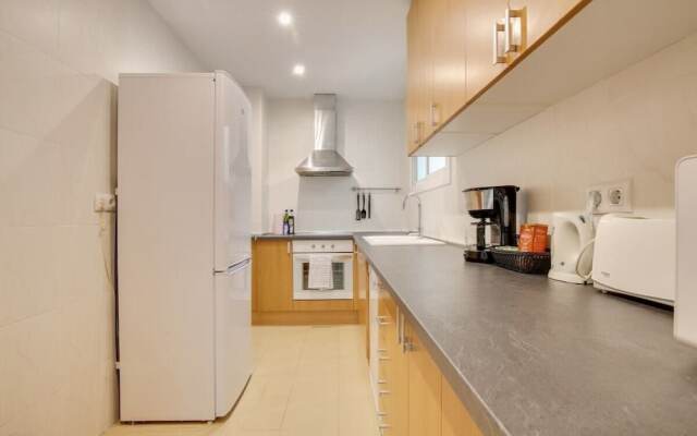 Cosy & Modern 4bdr in Central Eixample