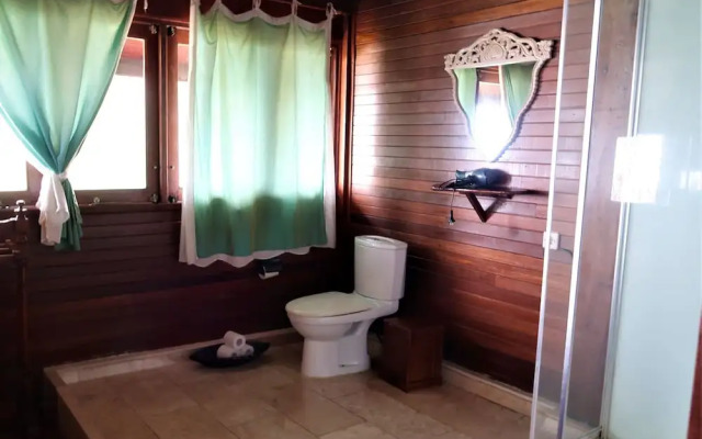 Breve Azurine Lagoon Retreat