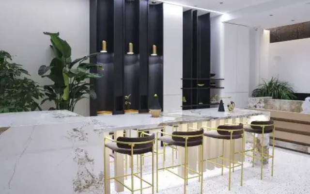 Chifeng Mobei Hotel (Yongye Square Branch)