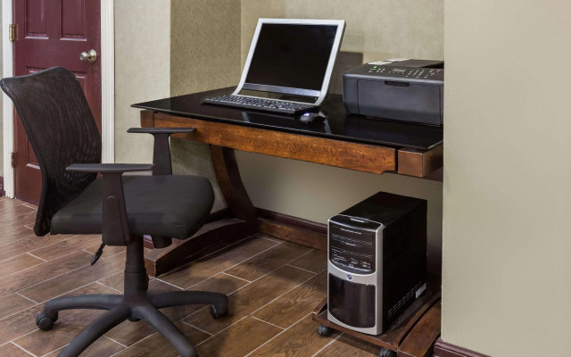 Hawthorn Suites by Wyndham Dallas Love Field Airport