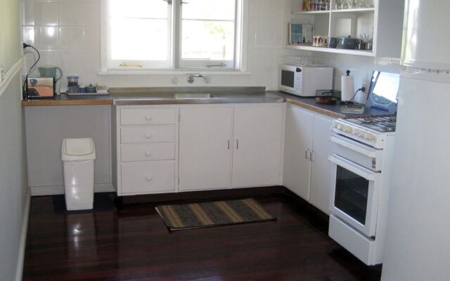 Sandy Lake Farm Accommodation Gingin WA