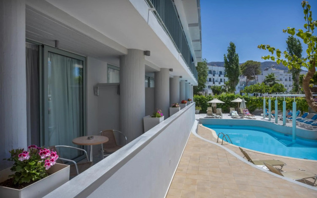 Alia Beach Hotel