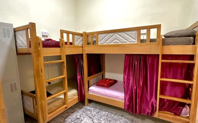 Hello Hostel