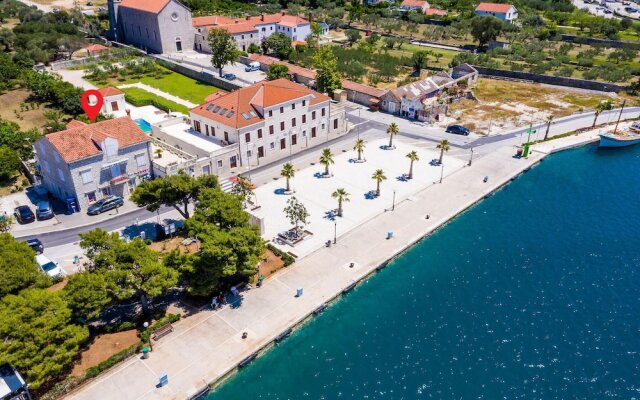 Nice Home in Slano With 6 Bedrooms and Wifi