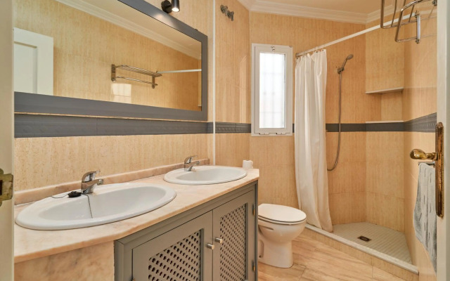 Apartment with private pool