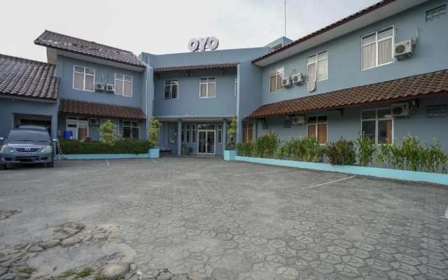 Super OYO 1844 Bravo Residence