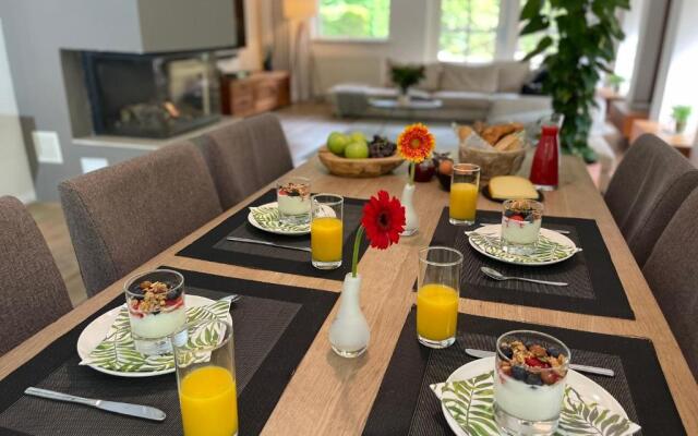 Exclusive villa AMS area