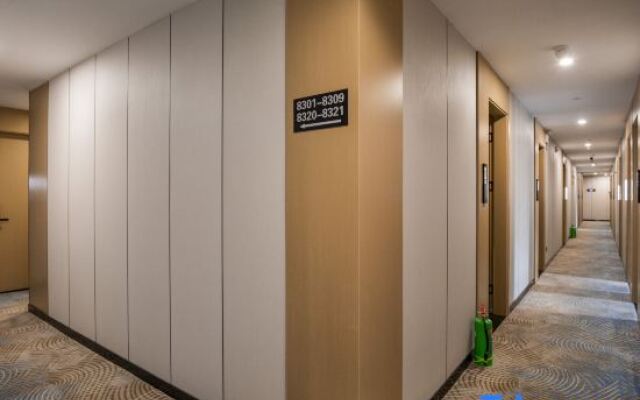 Qingmu Hotel (Nanjing Shanghai Road Subway Station Shigu Road)