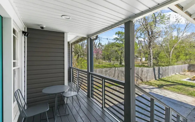 Near The Airport East Lake Craftsman