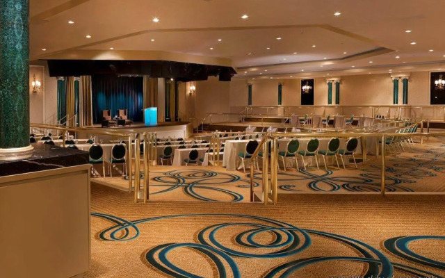 Renaissance Dallas Addison Hotel