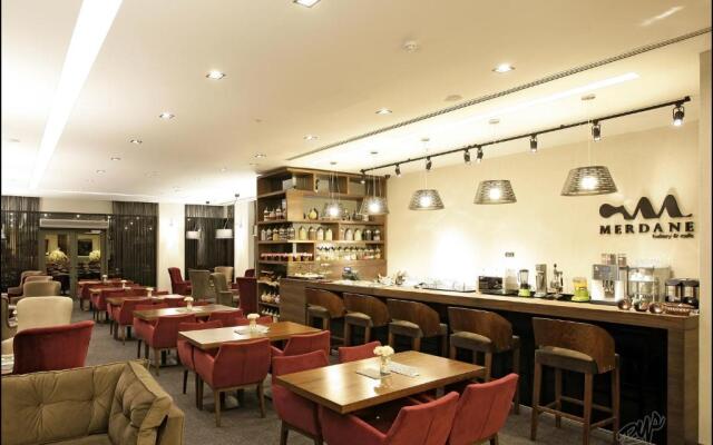 RYS Hotel & Restaurant