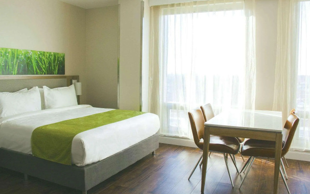 Wyndham Garden Fresh Meadows Flushing