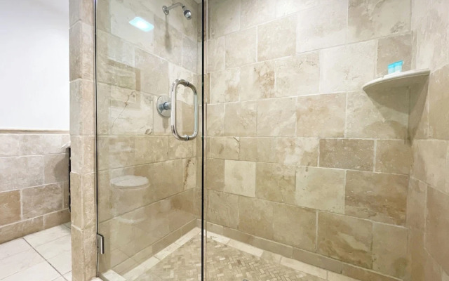 Catalina Courtyard Suites