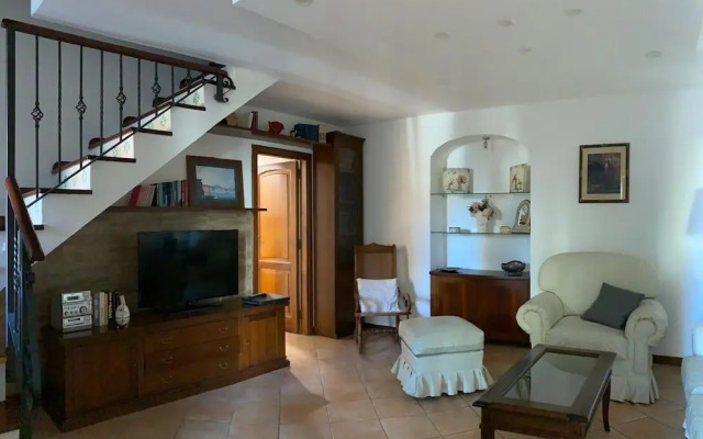 Annygiò House - De Vivo Realty