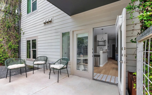 Rare 2BR in Prime Location