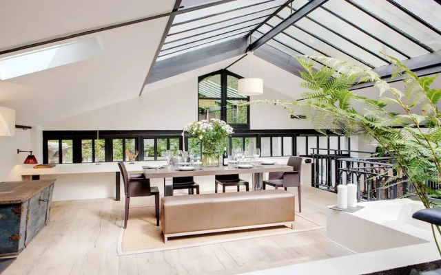 Paris Green House Residence