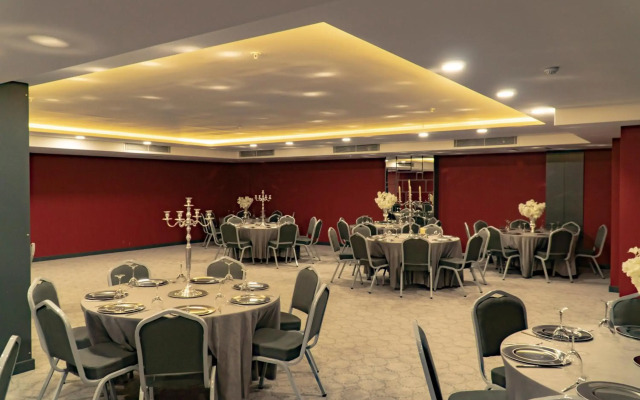 Angel's Park Hotel