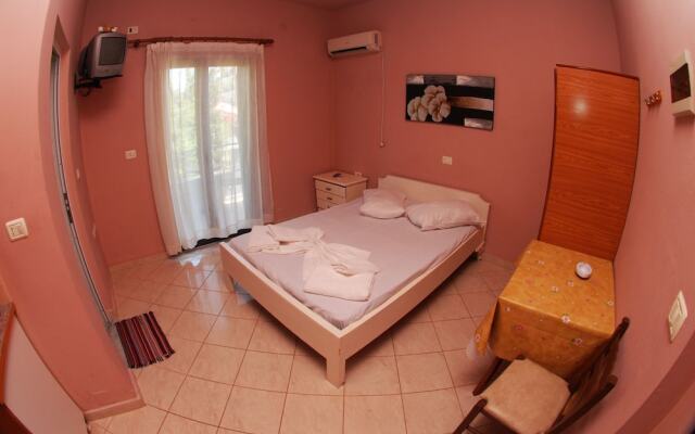 Tiku's Apartments