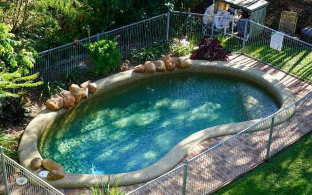 Oasis 1 On Eden