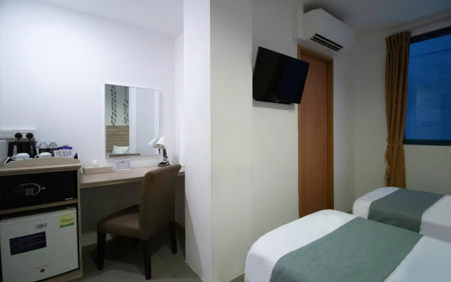 Victoria Hotel, a NuVe Group Collection