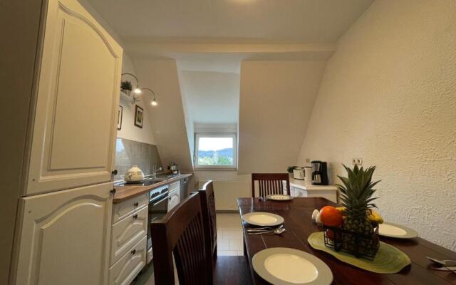 Suite Dilara by NINJA SPACES - 105QM Maisonette, Netflix, Garten, Parkplatz