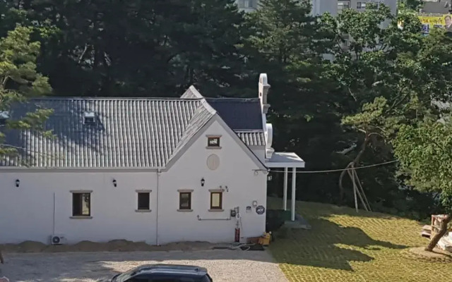 Hoengseong Castle of Magic Pension