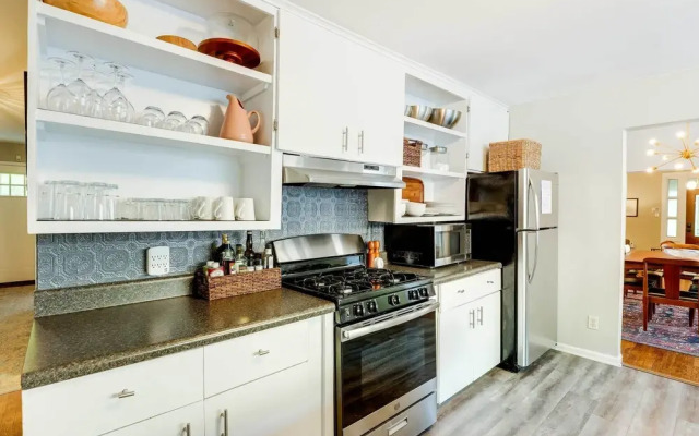 Family-friendly Memphis Hideaway w/ Patio & Grill!