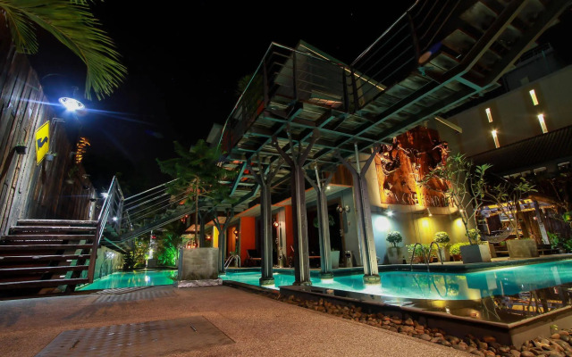 Nicky's Handlebar Hotel