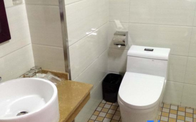 Youyichun Business Hotel