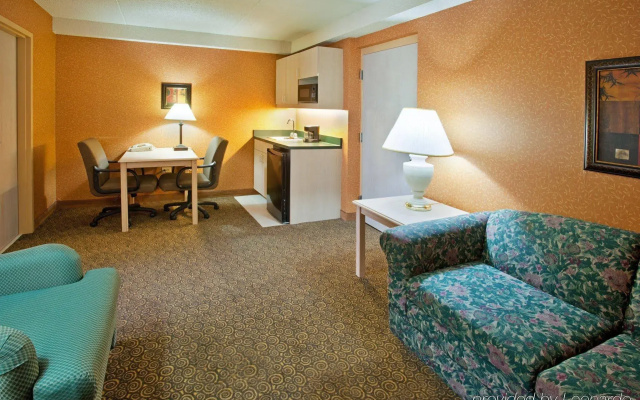 Holiday Inn & Suites Bolingbrook by IHG