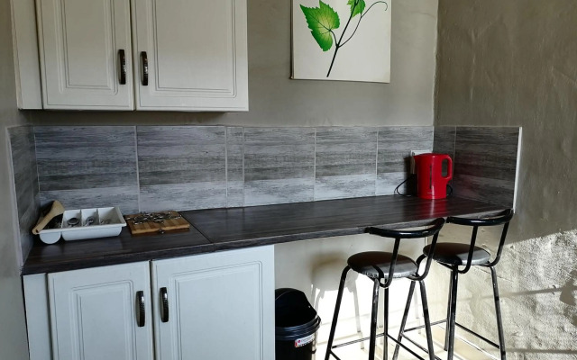 Gugu's Private and Cosy Guest House 2