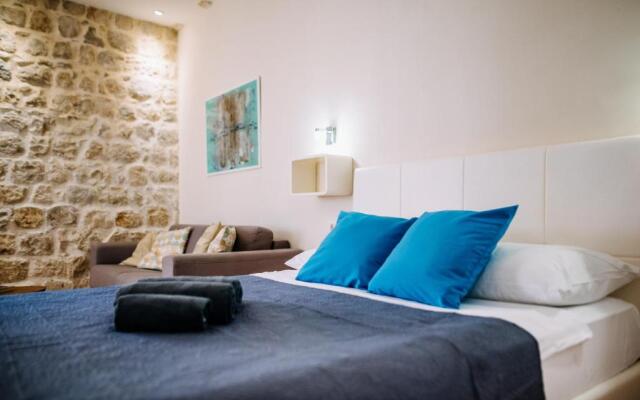 Apartments Amorozo