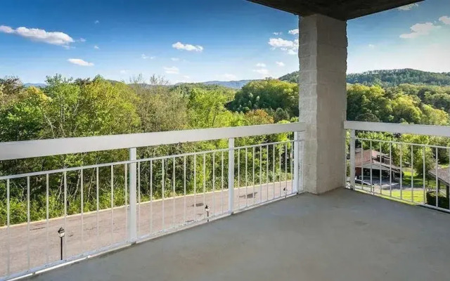 Whispering Pines 433
