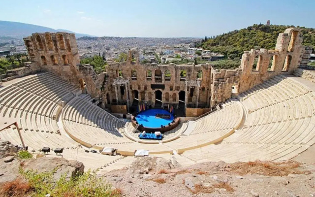 Spacious Beauty in Athens, 55m2, Metro 7'