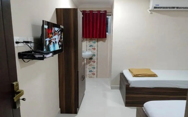 Sri Sivalakshmi AC Guest House