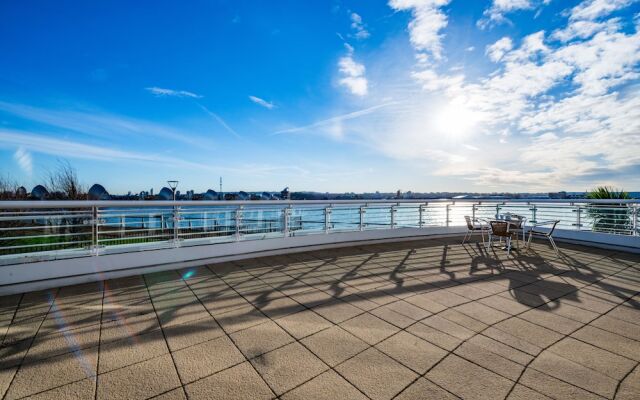 Exclusive Excel London Apartment