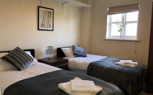 Ebbsfleet/bluewater River View Apartment