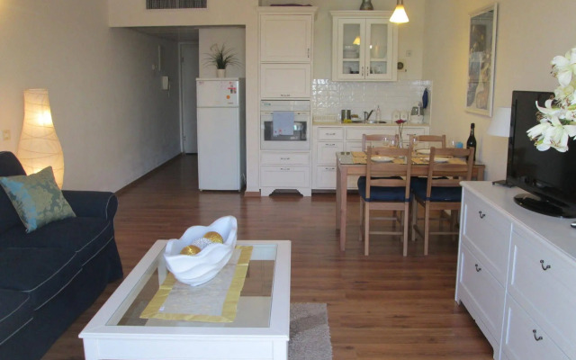 Nomi Suites