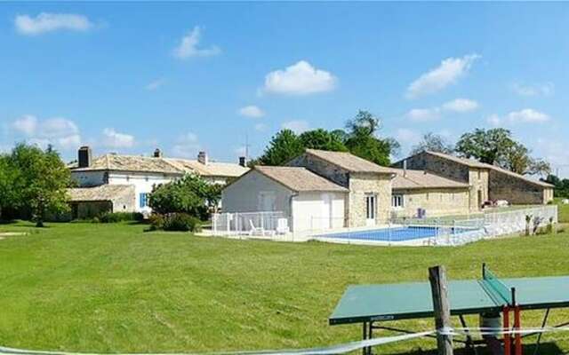 House With 5 Bedrooms in Saint-vincent-la-châtre, With Pool Access, Fu