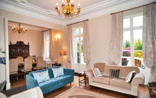 Beautiful early 1900's classic villa sea views