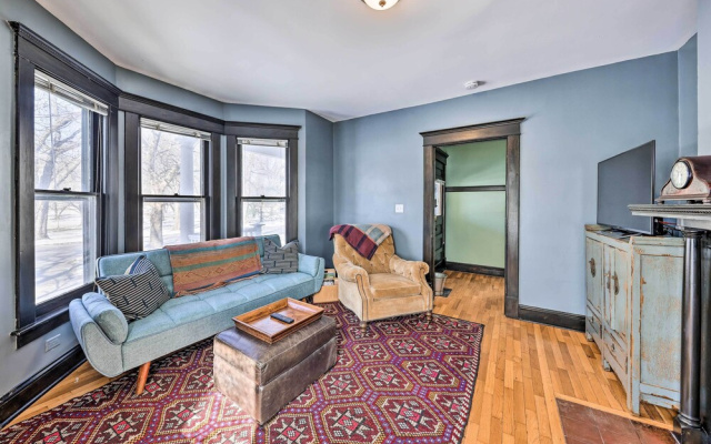 Newly Renovated Home Close to Dtwn Lawrence!