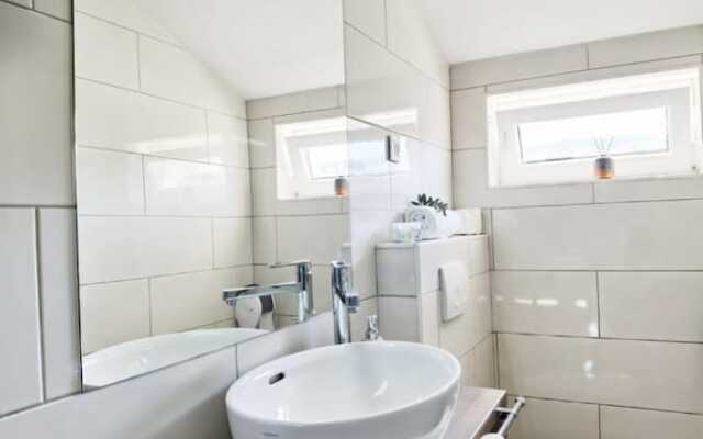 Boutique Rooms - With Pool - 9 - R303