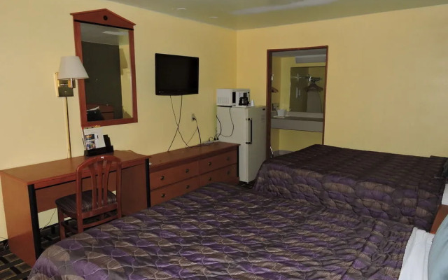 Budget Host Hutchinson