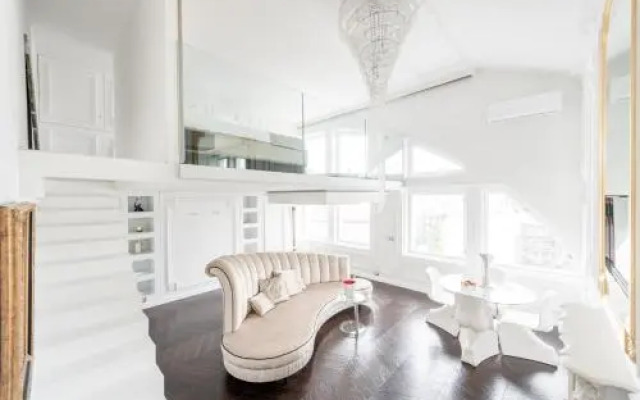 Enzo Capo Suites Down Town