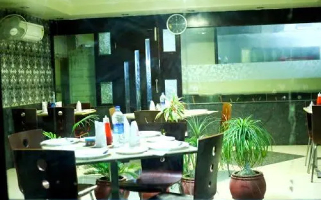 Hotel Vickys Plaza